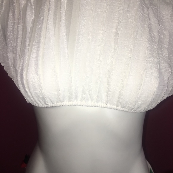 WHITE AND LOOSE FITTED FEATHERED BLOUSE - Picture 8 of 8